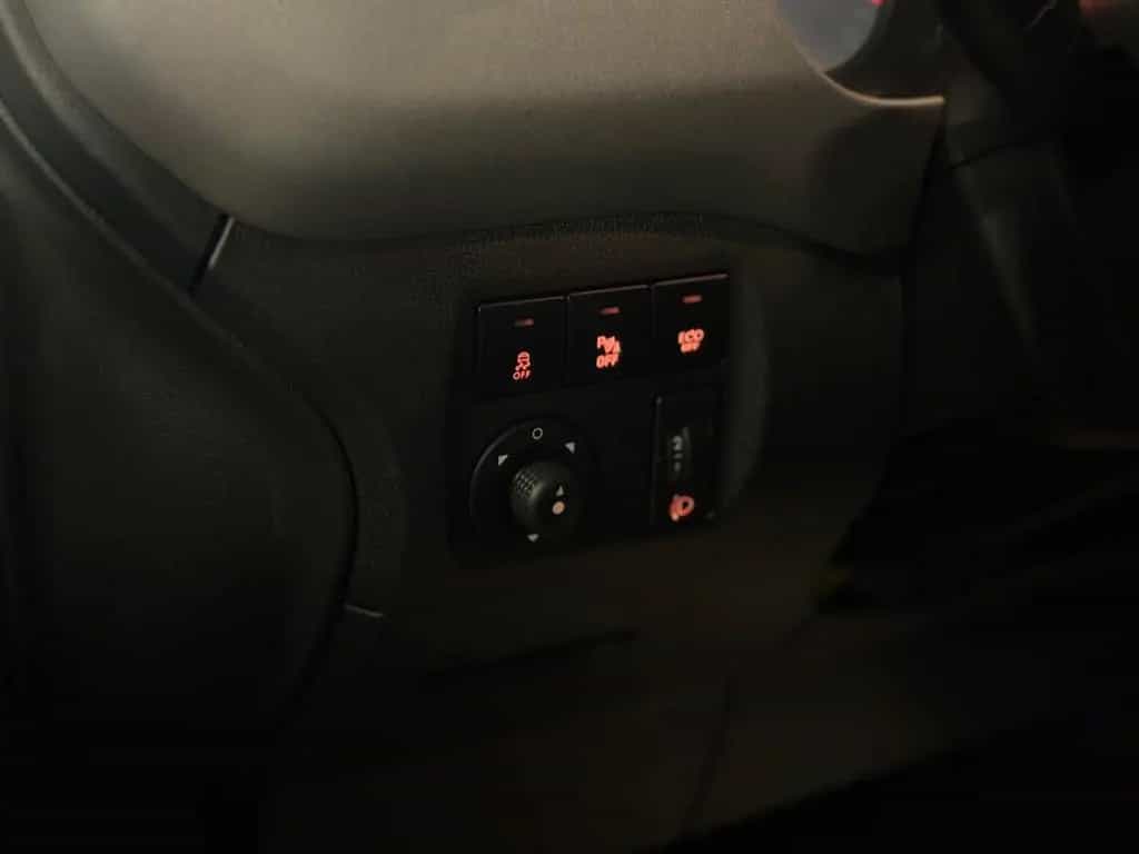 Citroën Berlingo Behindertengerecht-Rampe 4+1 01/2018-photo-23