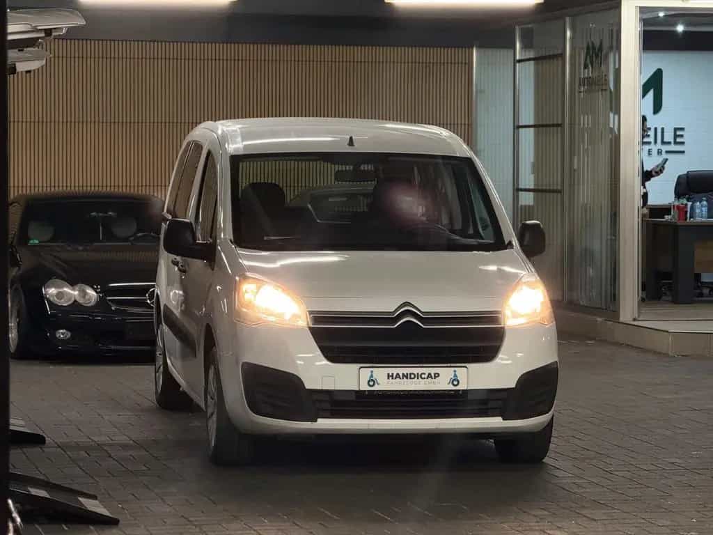 Citroën Berlingo Behindertengerecht-Rampe 4+1 01/2018-photo-29