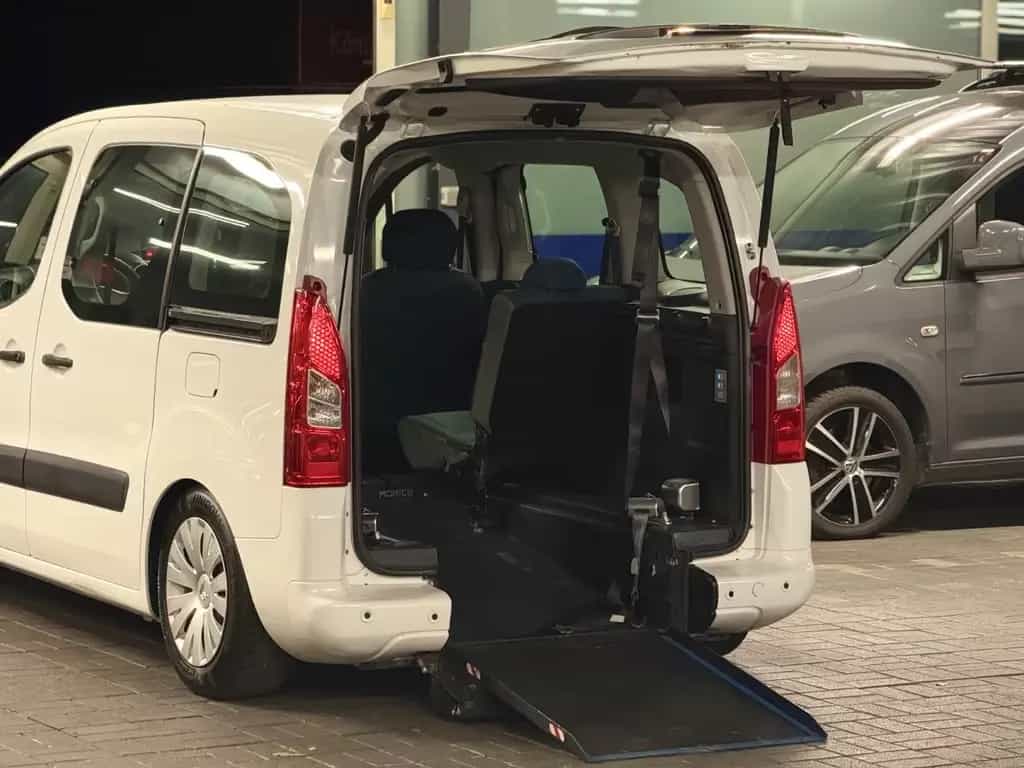 Citroën Berlingo Behindertengerecht-Rampe 4+1 01/2018-photo-4