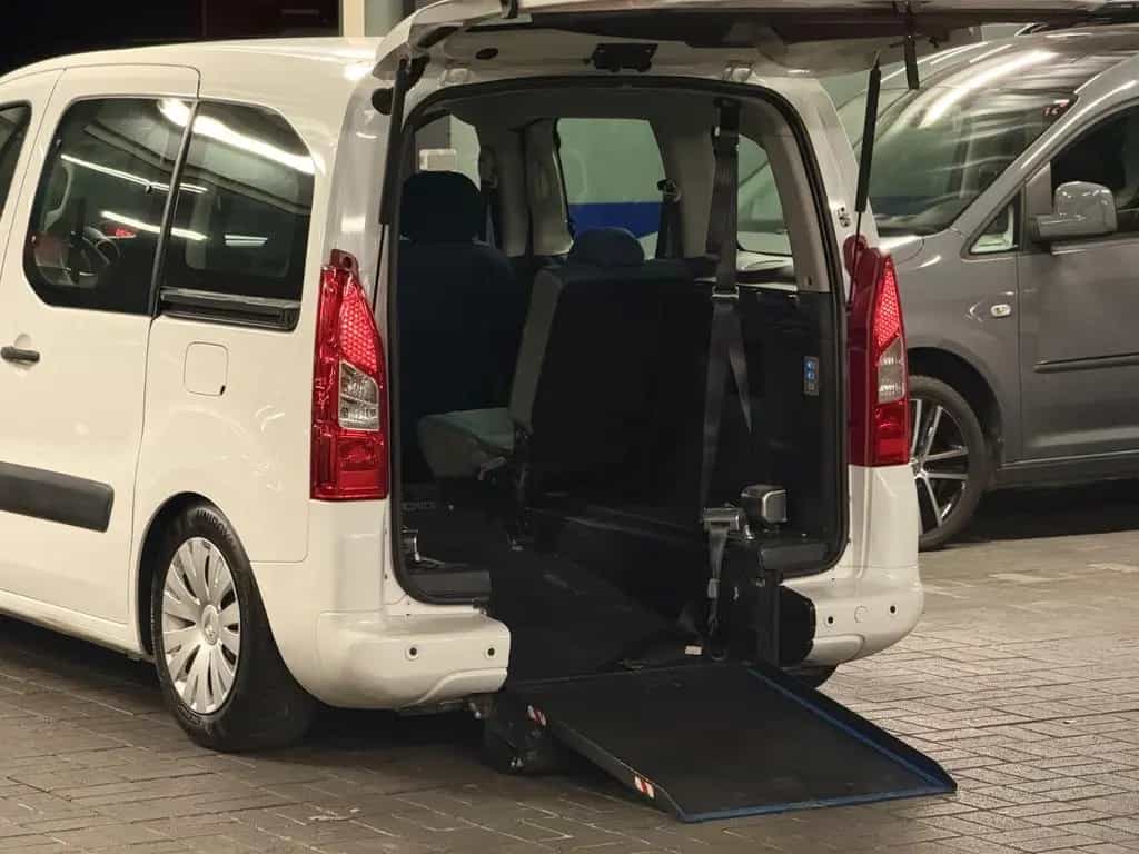 Citroën Berlingo Behindertengerecht-Rampe 4+1 01/2018-photo-5