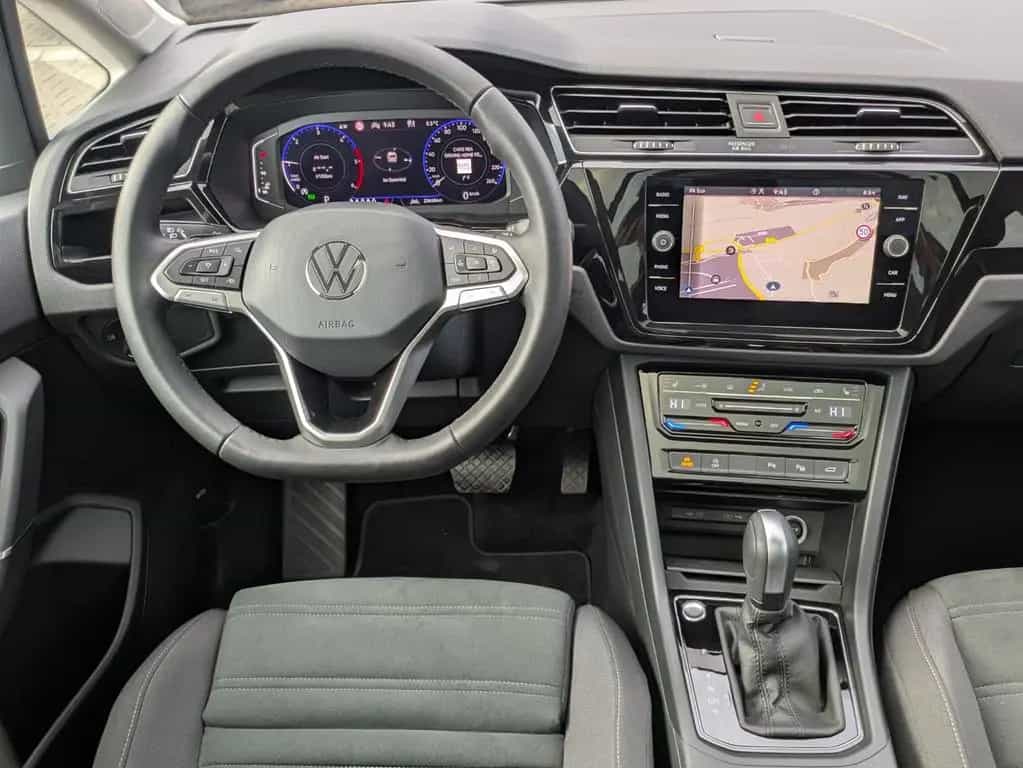Volkswagen Touran 2.0 DSG R-Line High. Pano 7-Si IQ.Dri AHK 06/2025-photo-21