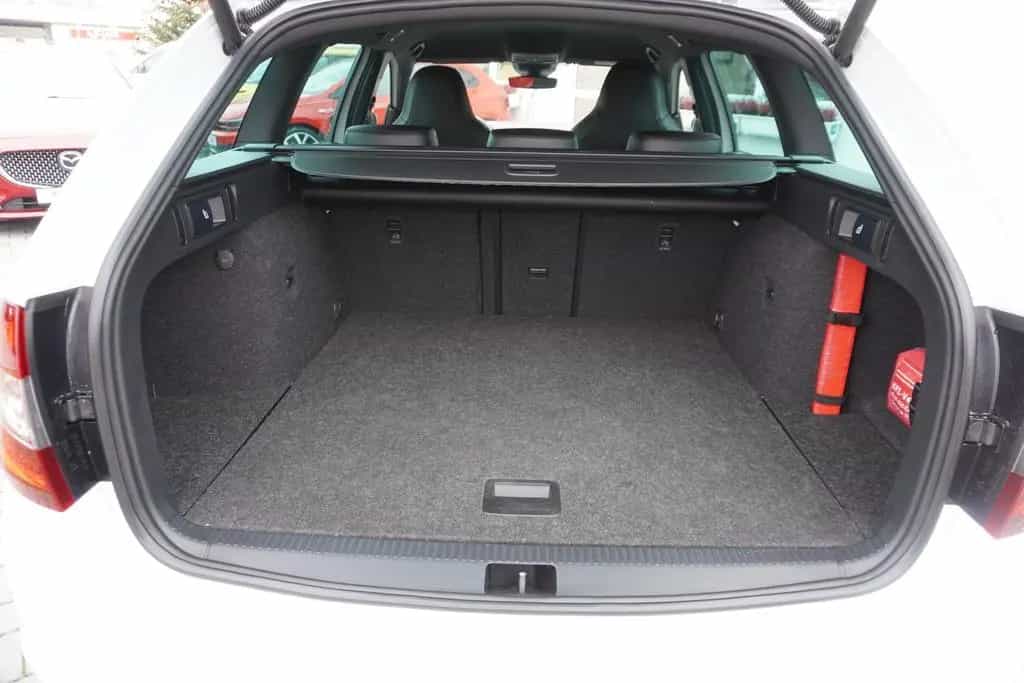Skoda Octavia Combi 2.0 TSI DSG RS 245 LED Navi Kamera 08/2020-photo-6