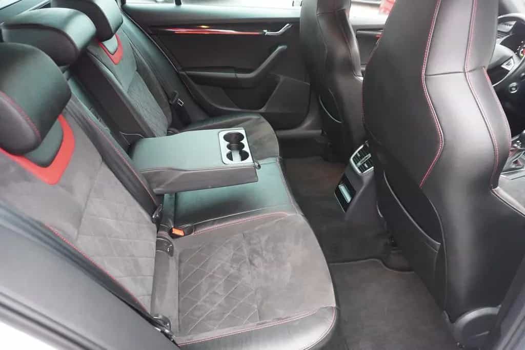 Skoda Octavia Combi 2.0 TSI DSG RS 245 LED Navi Kamera 08/2020-photo-8