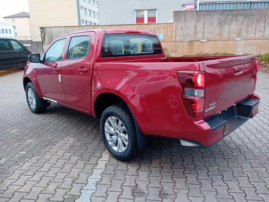 Isuzu D-Max Double rot sofort bis 18% Nachlass auf UVP null-photo-2