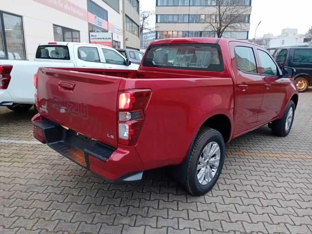 Isuzu D-Max Double rot sofort bis 18% Nachlass auf UVP null-photo-3