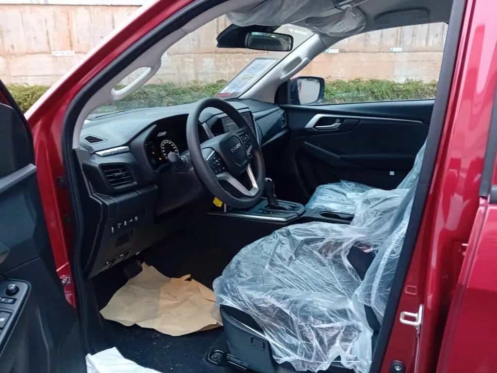 Isuzu D-Max Double rot sofort bis 18% Nachlass auf UVP null-photo-6