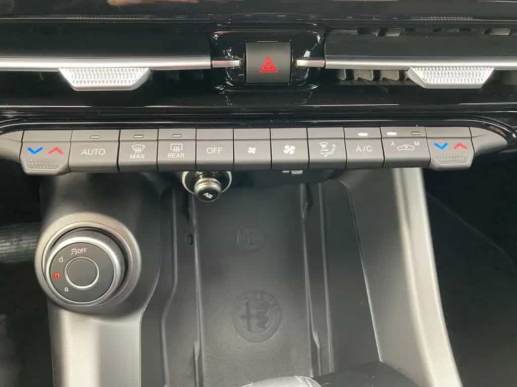 Alfa Romeo Tonale TI 1.5 MILD HYBRID LED+NAVI+360°KAMERA 03/2024-photo-17