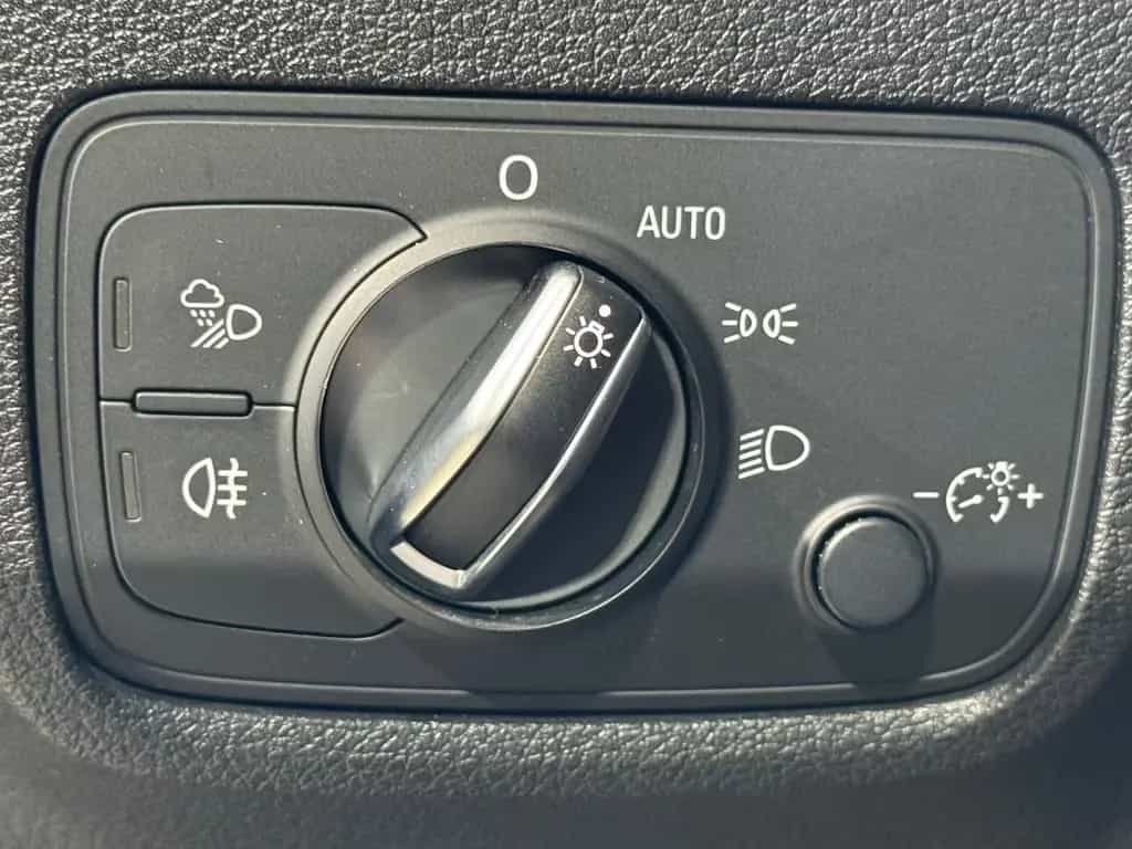 Audi Q2 *sport*S-line Sport-Paket/Plus*RFK*AHK*GRA*DAB 10/2017-photo-17