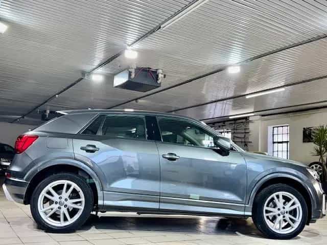 Audi Q2 *sport*S-line Sport-Paket/Plus*RFK*AHK*GRA*DAB 10/2017-photo-5