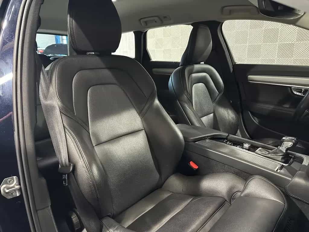 Volvo V90 Kombi AWD*MOMENTUM*LED-R.KAM-ST.H-MEMO-LEDER 08/2018-photo-16