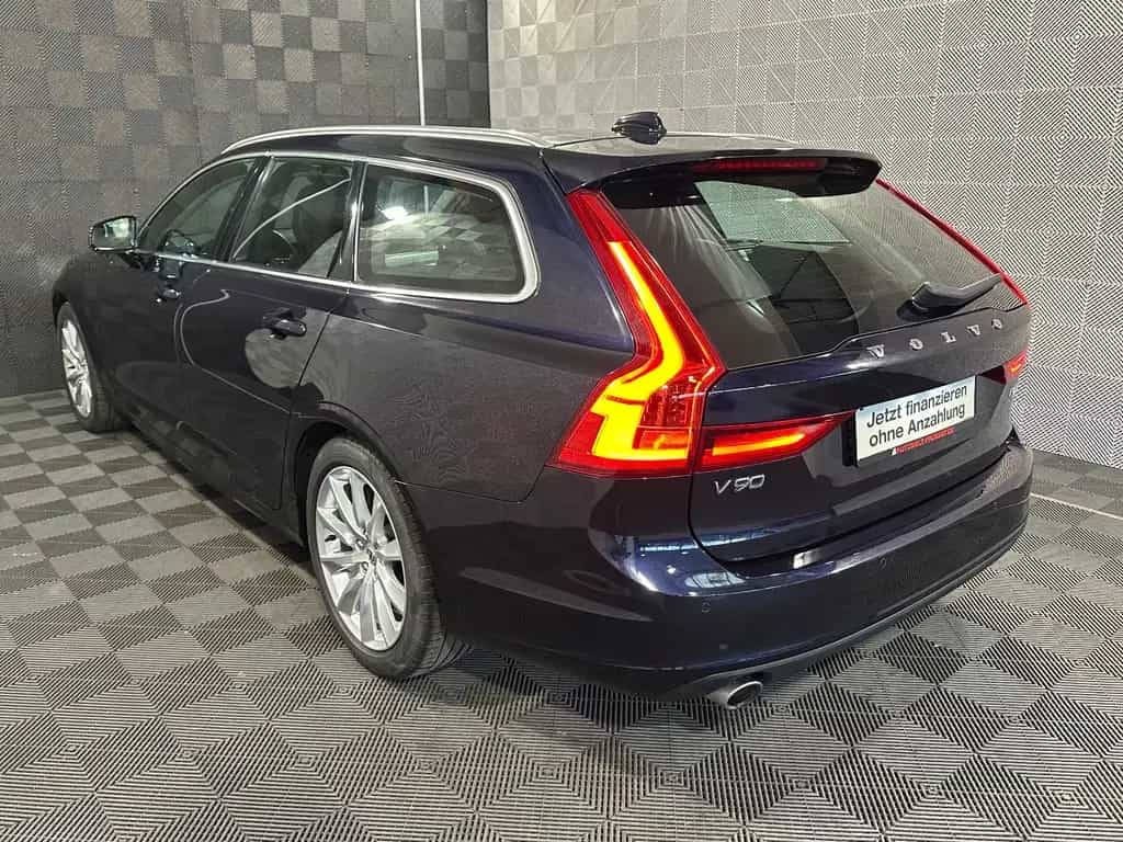 Volvo V90 Kombi AWD*MOMENTUM*LED-R.KAM-ST.H-MEMO-LEDER 08/2018-photo-2