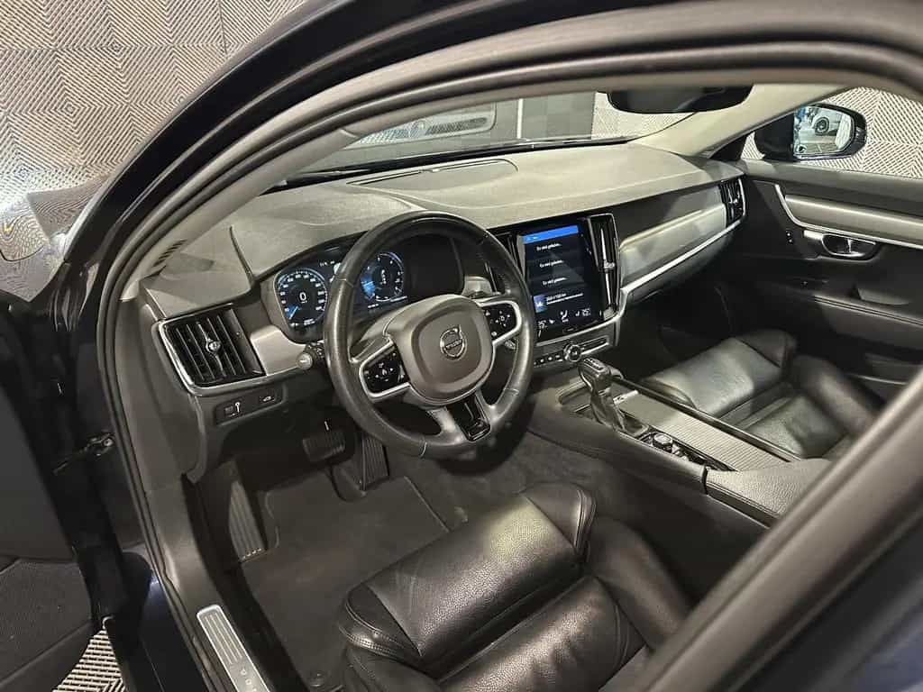 Volvo V90 Kombi AWD*MOMENTUM*LED-R.KAM-ST.H-MEMO-LEDER 08/2018-photo-26