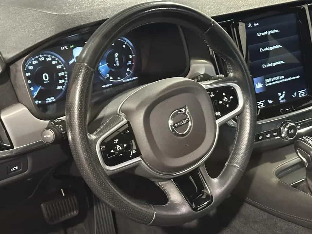 Volvo V90 Kombi AWD*MOMENTUM*LED-R.KAM-ST.H-MEMO-LEDER 08/2018-photo-27
