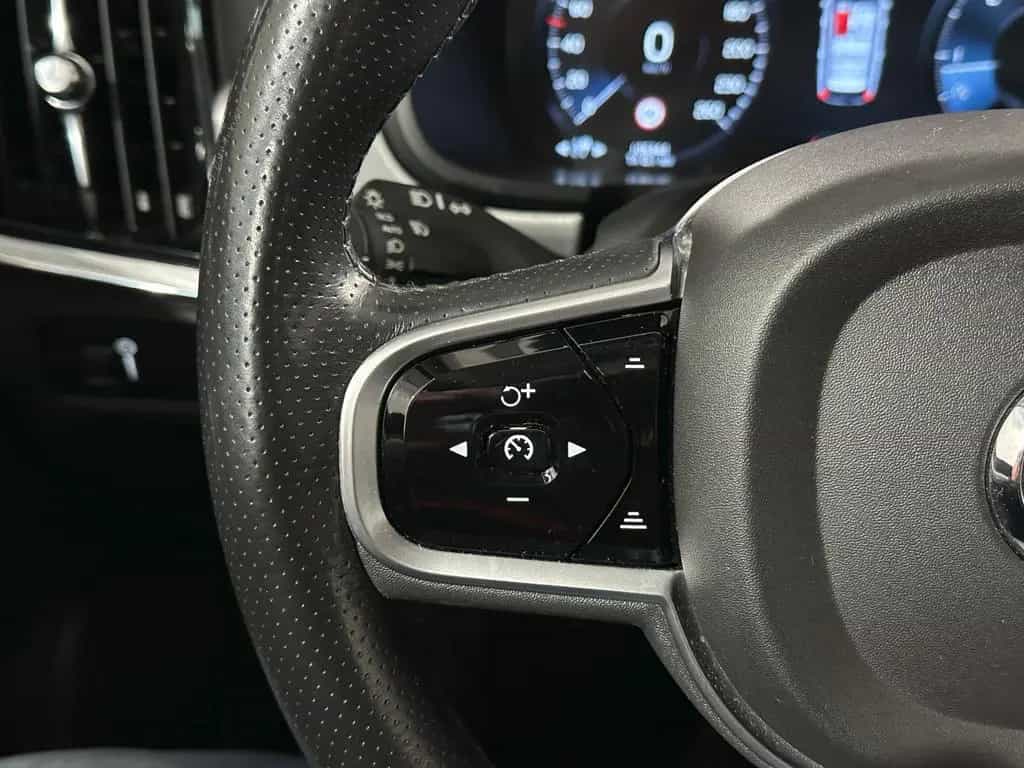 Volvo V90 Kombi AWD*MOMENTUM*LED-R.KAM-ST.H-MEMO-LEDER 08/2018-photo-28