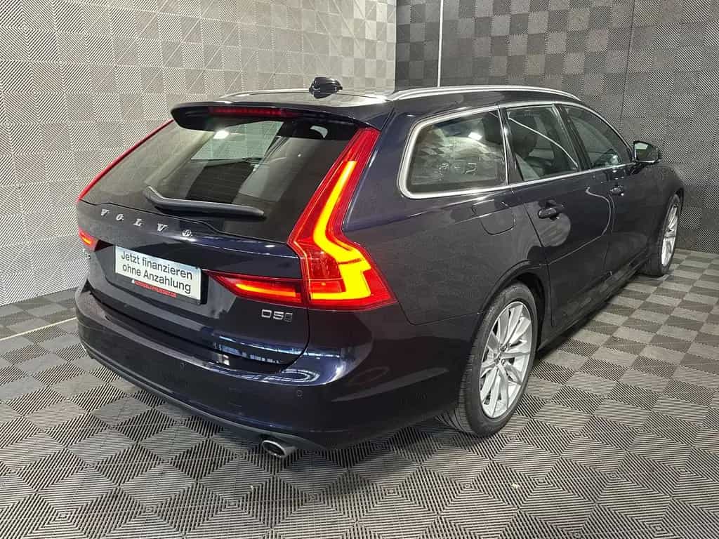 Volvo V90 Kombi AWD*MOMENTUM*LED-R.KAM-ST.H-MEMO-LEDER 08/2018-photo-3