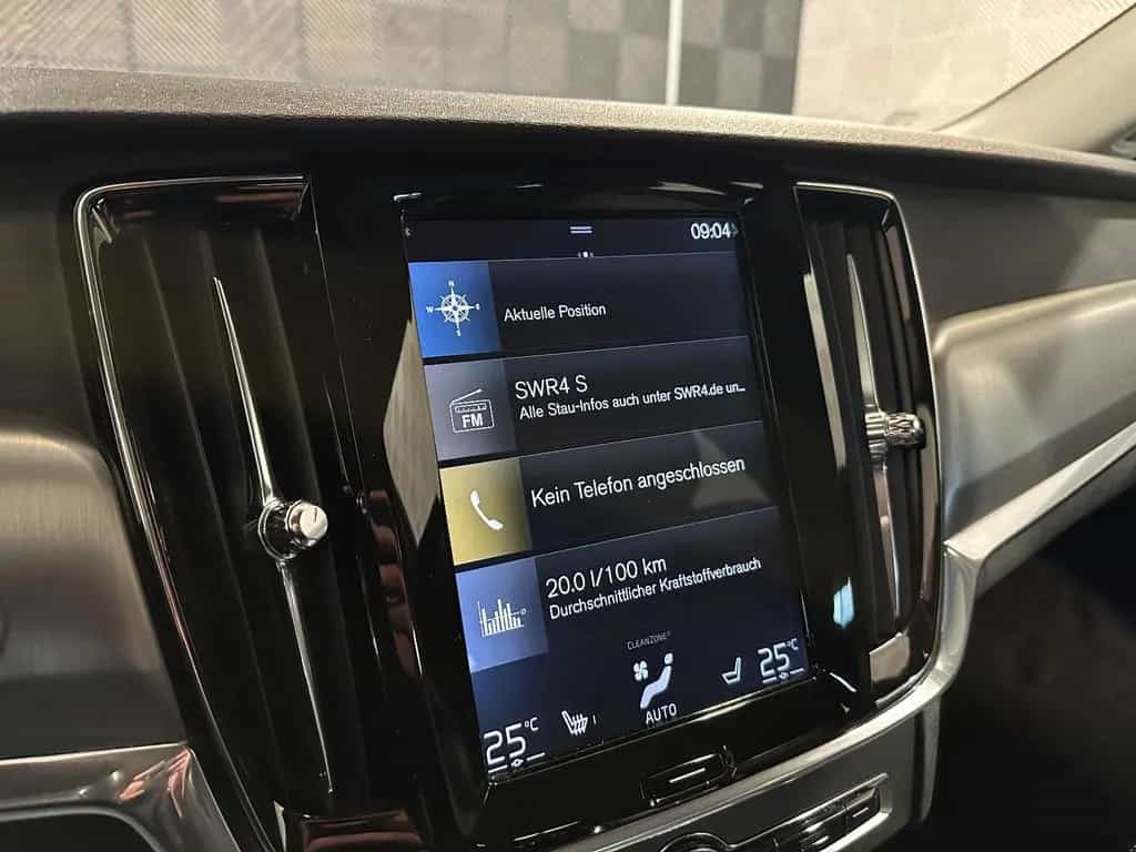 Volvo V90 Kombi AWD*MOMENTUM*LED-R.KAM-ST.H-MEMO-LEDER 08/2018-photo-31