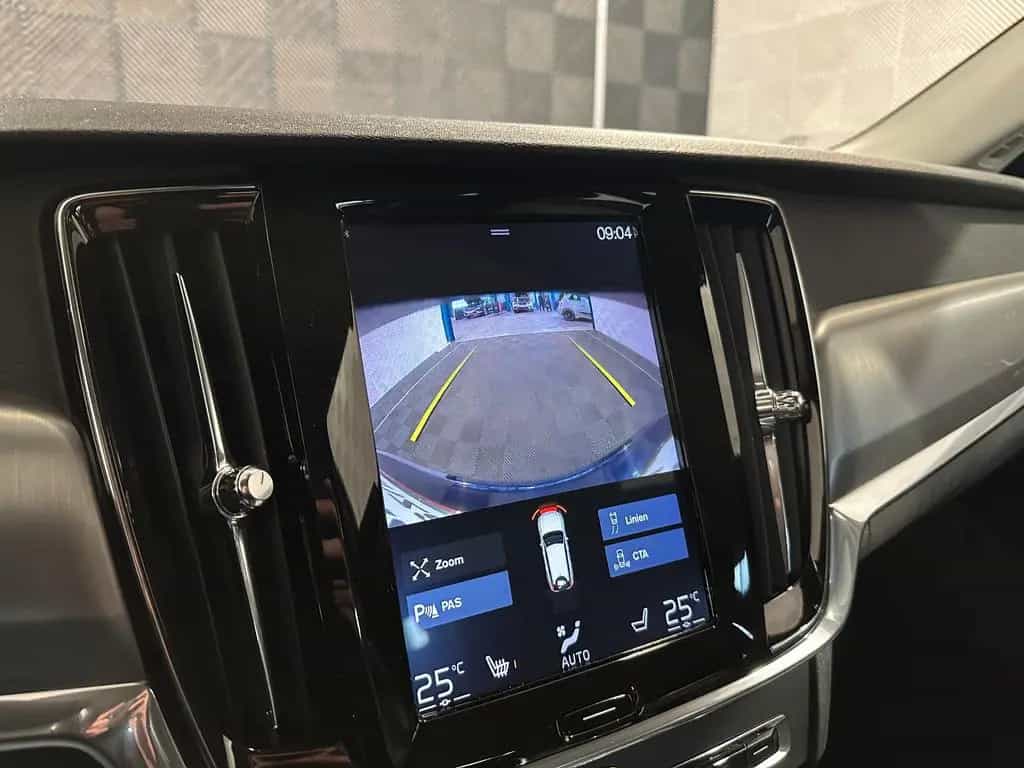 Volvo V90 Kombi AWD*MOMENTUM*LED-R.KAM-ST.H-MEMO-LEDER 08/2018-photo-32