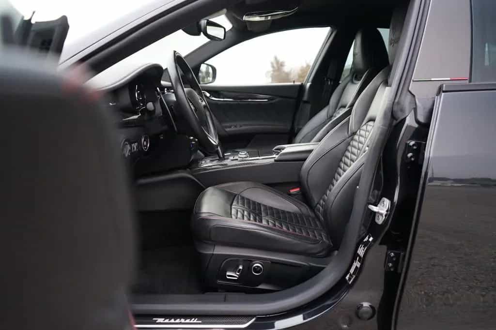 Maserati Quattroporte Trofeo*CARBON*MY23*B&W*360*SOFT* 12/2022-photo-19