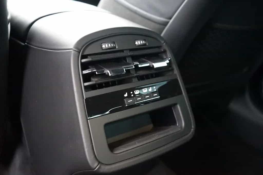 Maserati Quattroporte Trofeo*CARBON*MY23*B&W*360*SOFT* 12/2022-photo-24