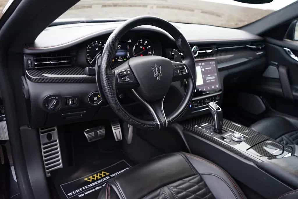 Maserati Quattroporte Trofeo*CARBON*MY23*B&W*360*SOFT* 12/2022-photo-27