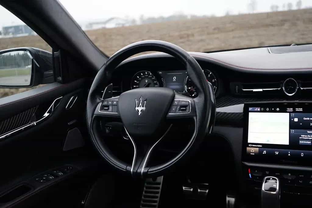Maserati Quattroporte Trofeo*CARBON*MY23*B&W*360*SOFT* 12/2022-photo-30