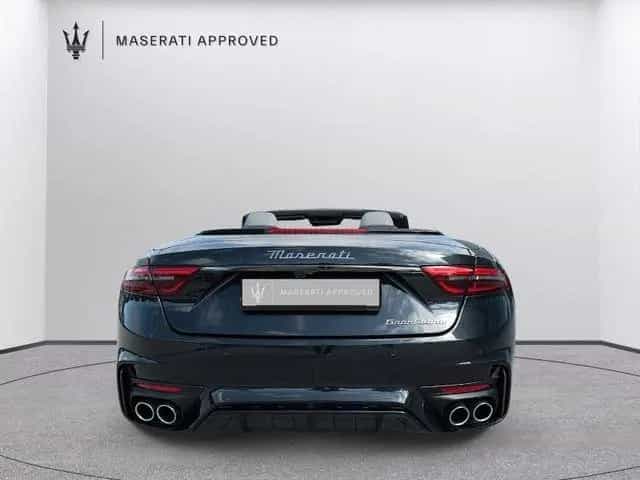 Maserati GranCabrio 404 kW 3.0 V6 AWD Trofeo 08/2025-photo-2