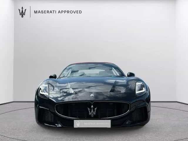 Maserati GranCabrio 404 kW 3.0 V6 AWD Trofeo 08/2025-photo-4