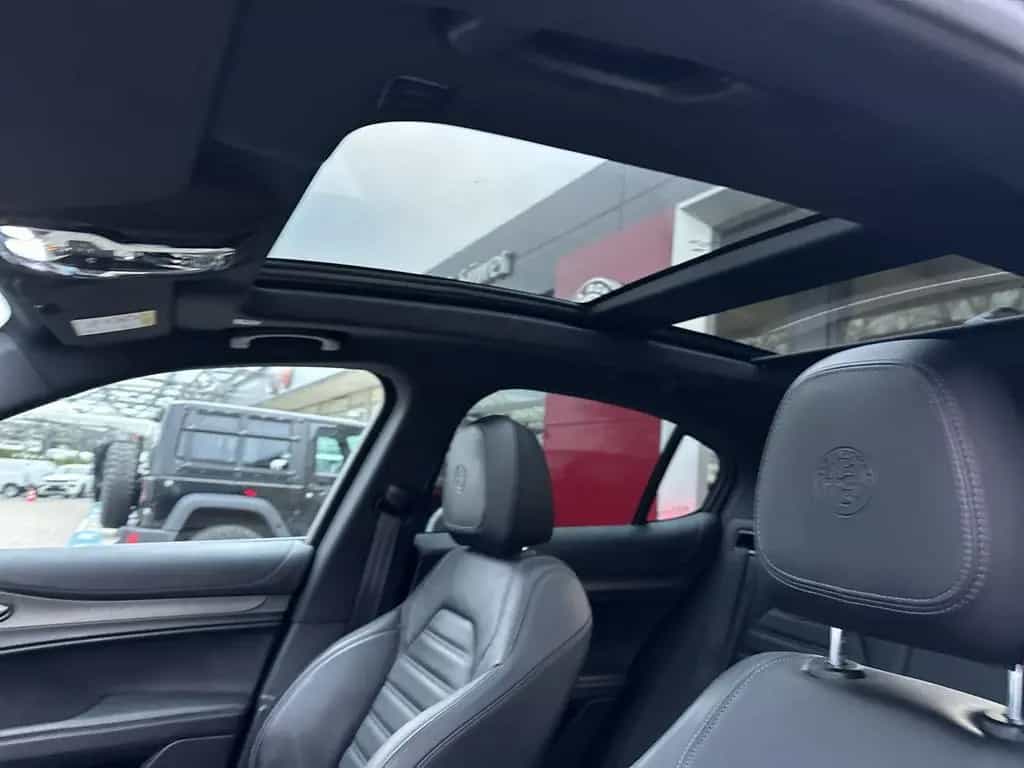 Alfa Romeo Stelvio Quadrifoglio Benzin 519 PS AT *PANO* 12/2023-photo-10
