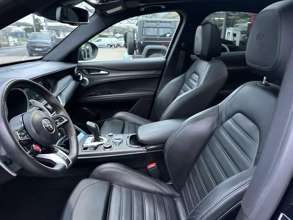 Alfa Romeo Stelvio Quadrifoglio Benzin 519 PS AT *PANO* 12/2023-photo-5