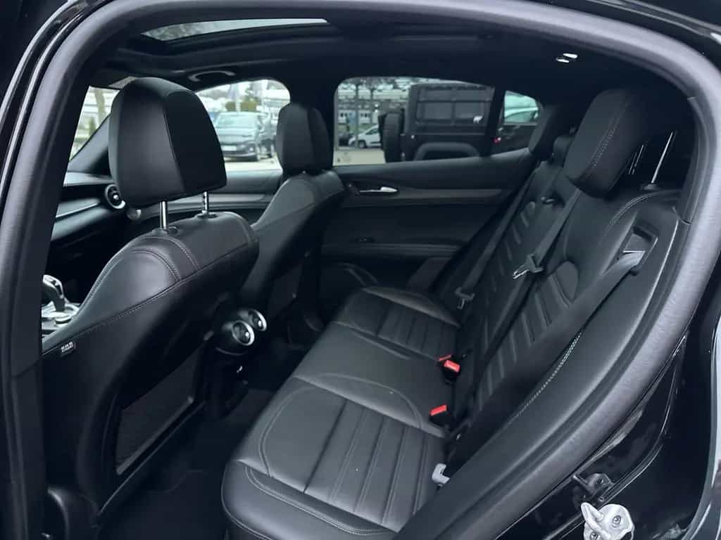 Alfa Romeo Stelvio Quadrifoglio Benzin 519 PS AT *PANO* 12/2023-photo-6