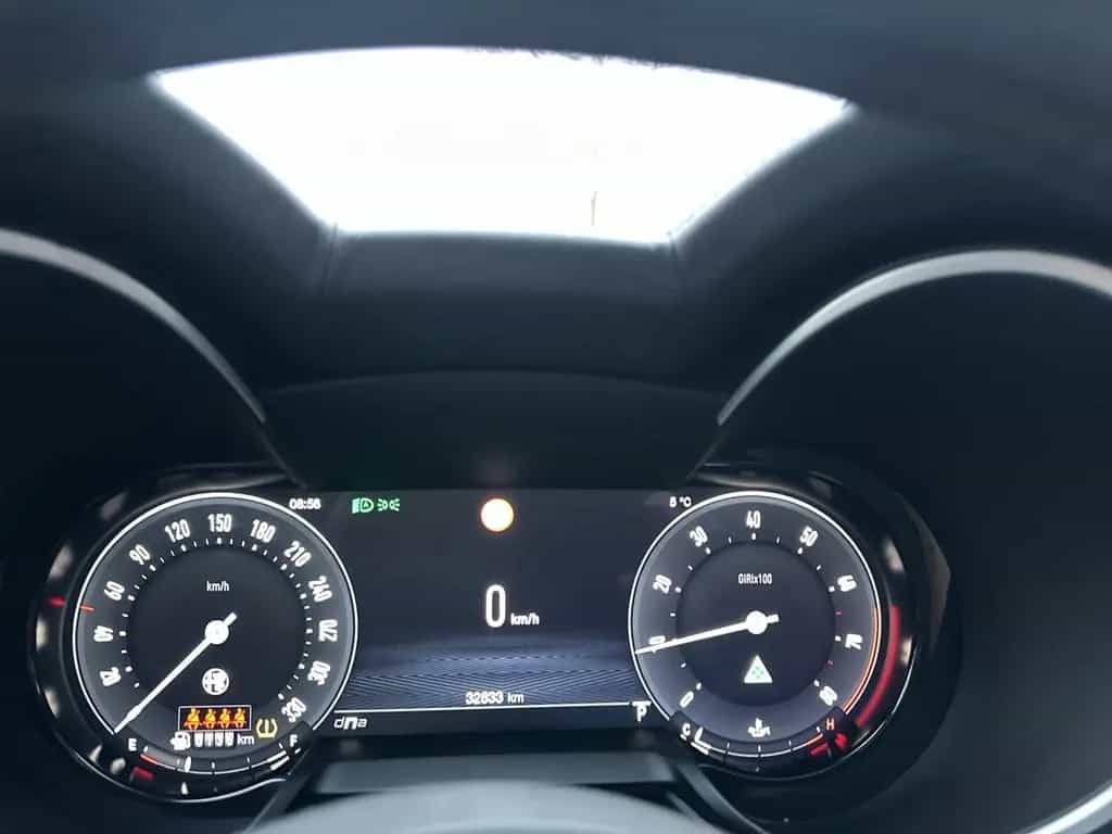 Alfa Romeo Stelvio Quadrifoglio Benzin 519 PS AT *PANO* 12/2023-photo-8