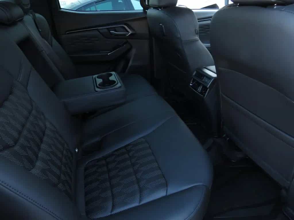 Isuzu D-Max Double Cab 4x4 V-Cross 01/2026-photo-8