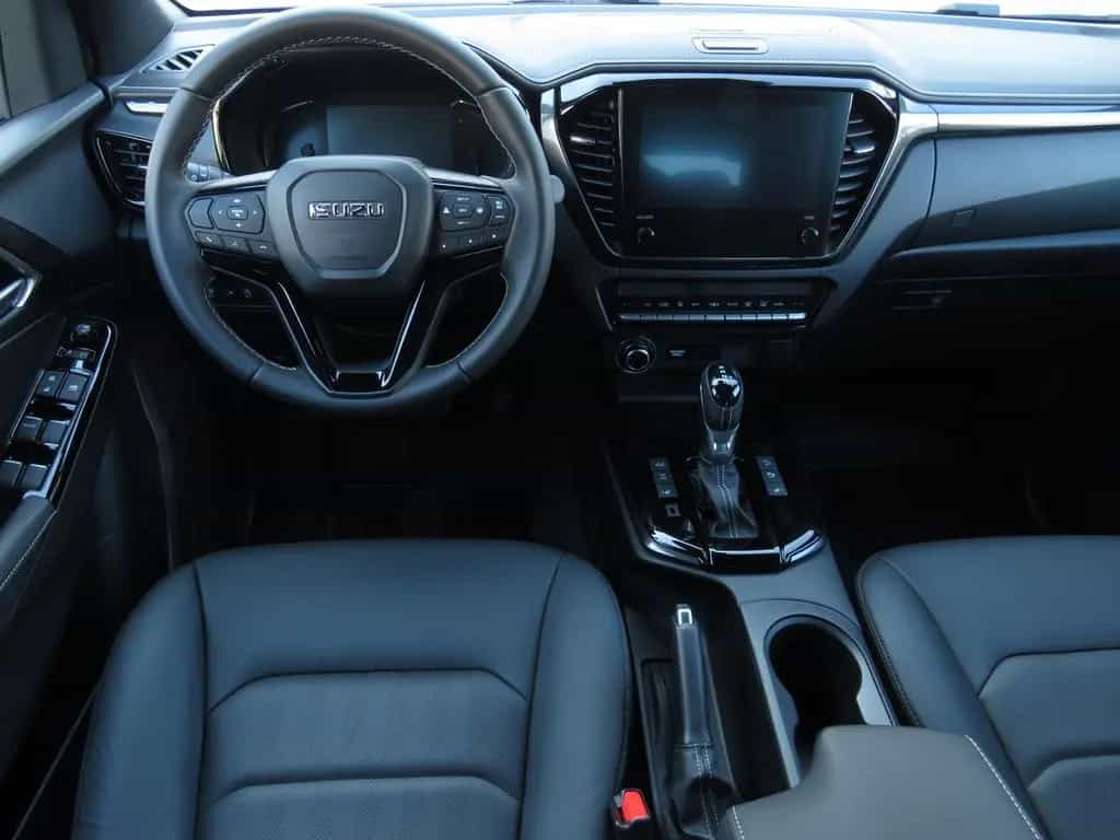 Isuzu D-Max Double Cab 4x4 V-Cross 01/2026-photo-9
