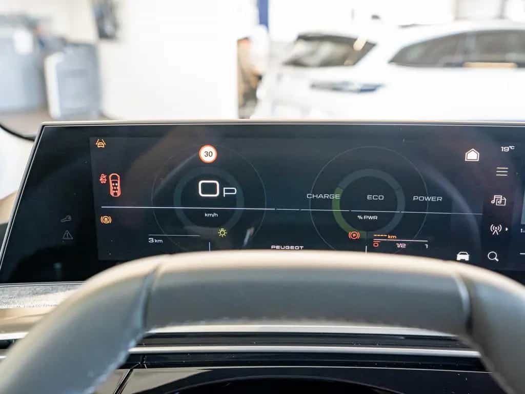 Peugeot 5008 ALLURE BUSINESS HYBRID 145 e-DSC6 7-SITZER 12/2025-photo-14