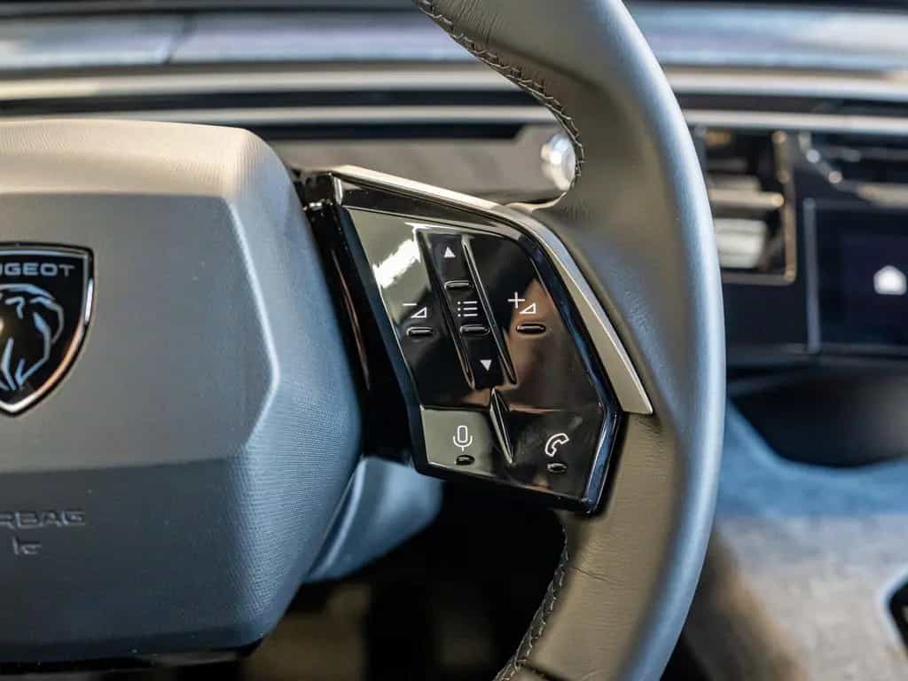 Peugeot 5008 ALLURE BUSINESS HYBRID 145 e-DSC6 7-SITZER 12/2025-photo-16