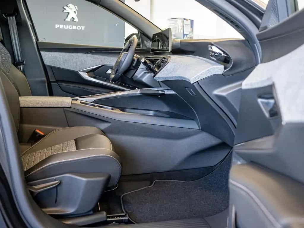 Peugeot 5008 ALLURE BUSINESS HYBRID 145 e-DSC6 7-SITZER 12/2025-photo-2