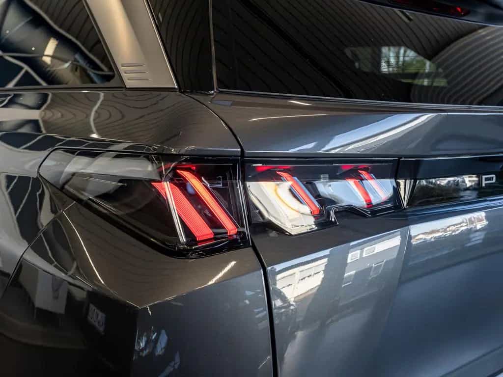 Peugeot 5008 ALLURE BUSINESS HYBRID 145 e-DSC6 7-SITZER 12/2025-photo-27