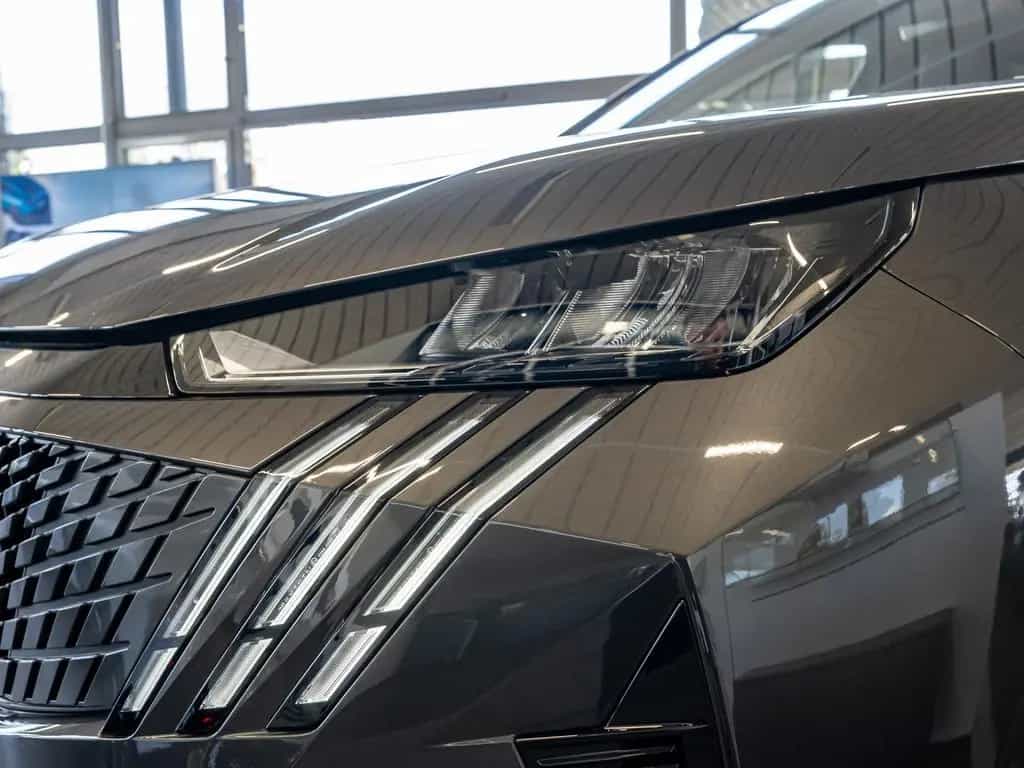Peugeot 5008 ALLURE BUSINESS HYBRID 145 e-DSC6 7-SITZER 12/2025-photo-28
