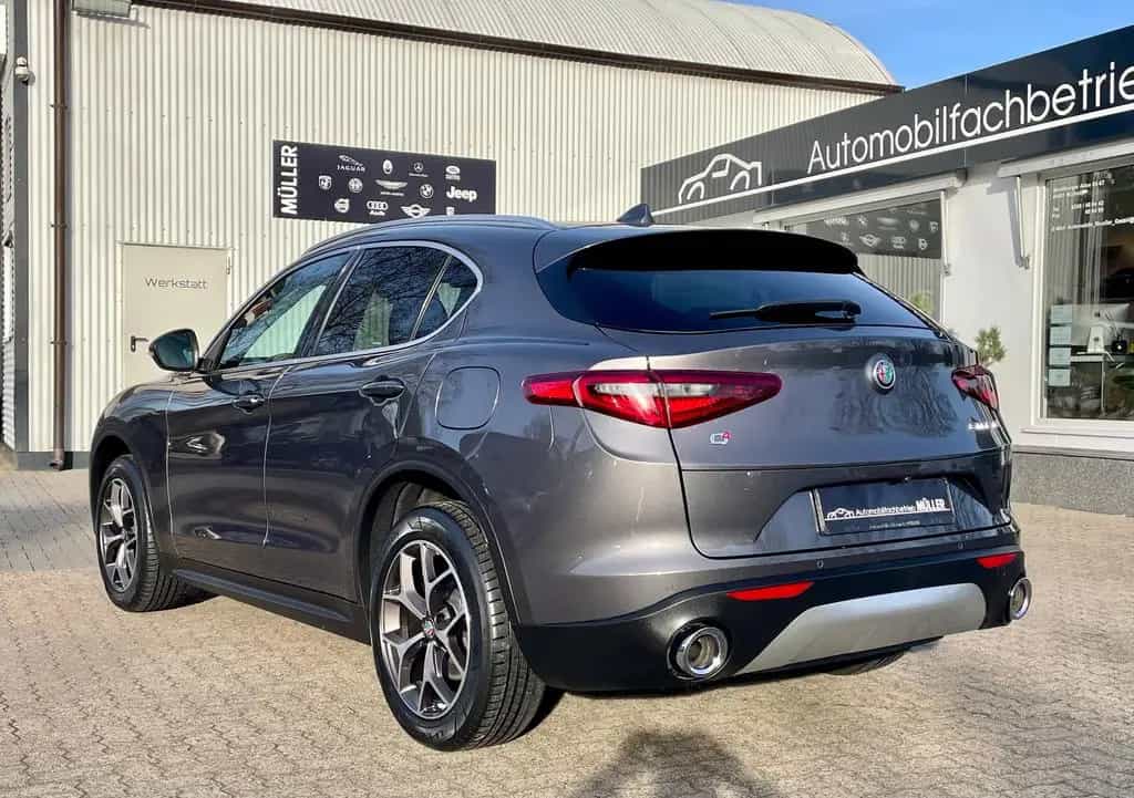 Alfa Romeo Stelvio 2.0  Q4 Autom. TOPAUSST.+Alle Insp.+2.HD 06/2019-photo-4