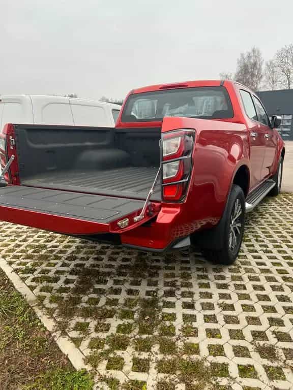 Isuzu D-Max null-photo-2