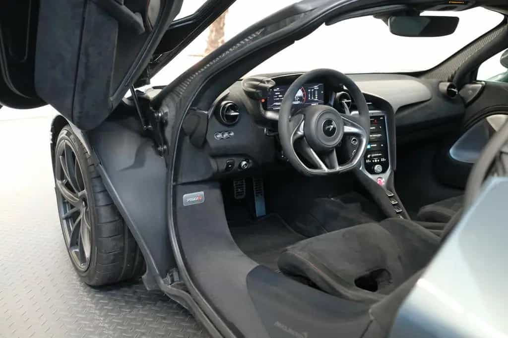 McLaren 750S Coupé Performance/CARBON/LIFT/RACING SE/B&W 09/2023-photo-12