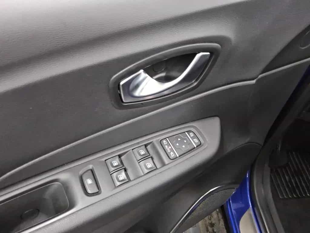 Renault Captur 1.3 TCe Version S Nav LED T-Leder RFK AHK 07/2019-photo-7