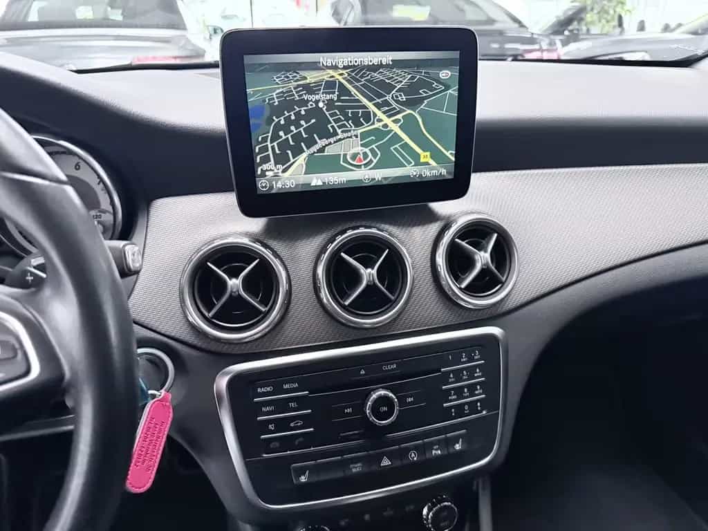 Mercedes-Benz GLA-Class 200 STYLE AUTOMATIK+NAVI+XENON+E-HECKKLAPPE+ 07/2016-photo-10