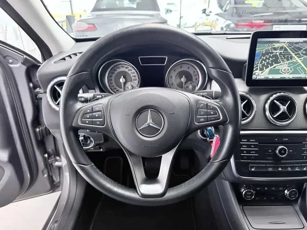 Mercedes-Benz GLA-Class 200 STYLE AUTOMATIK+NAVI+XENON+E-HECKKLAPPE+ 07/2016-photo-18