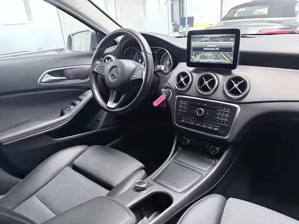 Mercedes-Benz GLA-Class 200 STYLE AUTOMATIK+NAVI+XENON+E-HECKKLAPPE+ 07/2016-photo-9