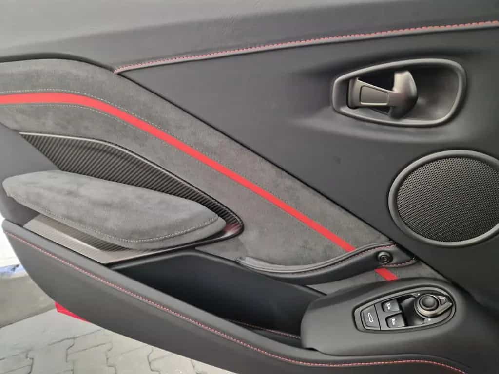 Aston Martin V8 Vantage F1 Carbon Performance Sitze 05/2023-photo-16
