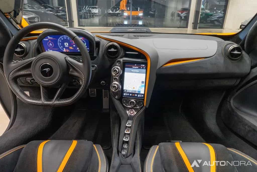 McLaren 720S Performance 12/2019-photo-22