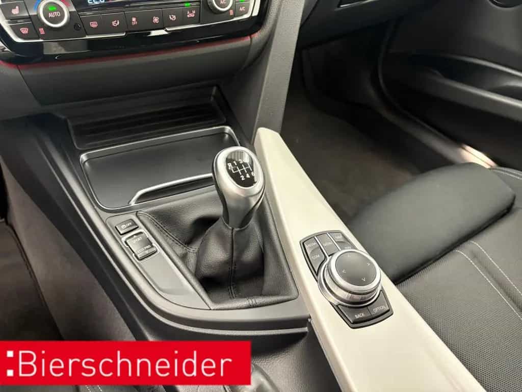 BMW 3 Series 318 d Touring Advantage LED AHK NAVI PDC 16 GRA 06/2019-photo-13