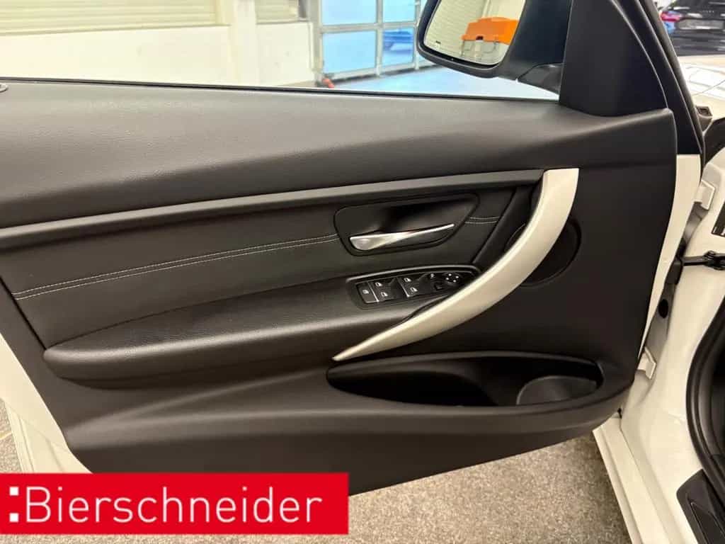 BMW 3 Series 318 d Touring Advantage LED AHK NAVI PDC 16 GRA 06/2019-photo-16