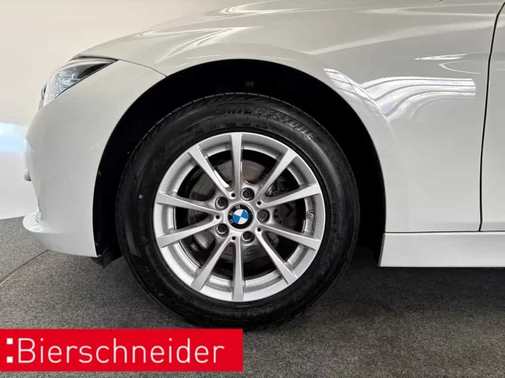 BMW 3 Series 318 d Touring Advantage LED AHK NAVI PDC 16 GRA 06/2019-photo-3